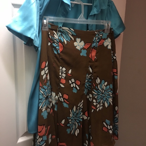 Women’s two piece skirt set - Picture 8 of 8